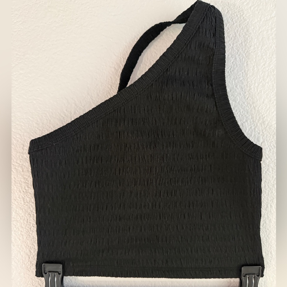 American Eagle Outfitters Black One-Shoulder Ribbed Crop Top